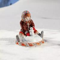 Интерьерная миниатюра, декор, сувенир, украшение керамическое Девочка лепит снеговика