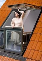 Мансардное окно-балкон Fakro FGH-V P2 Galeria Lux
