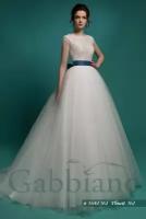 Великолепное свадебное платье с синим поясом 90 G100