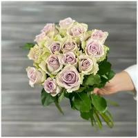 Букет живых цветов из 11 сиреневых роз с лентой 40см
