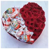 Сердце с розами и Киндерами подарочный набор подарок девушке