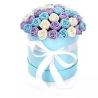 Розы из шоколада 101 шт. CHOCO STORY в Голубой Шляпной коробке: Белый, Голубой и Фиолетовый Бельгийский шоколад, 1212 гр., SH101-G-BGF