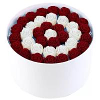 Шоколадные розы CHOCO STORY - 37 шт. в Белой шляпной коробке, Белый и Красный Бельгийский шоколад - круглый узор, 444 гр., Z37-B-BK-O