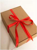 Подарочная коробка с наполнителем крафт и красной лентой (32x22x10 см)